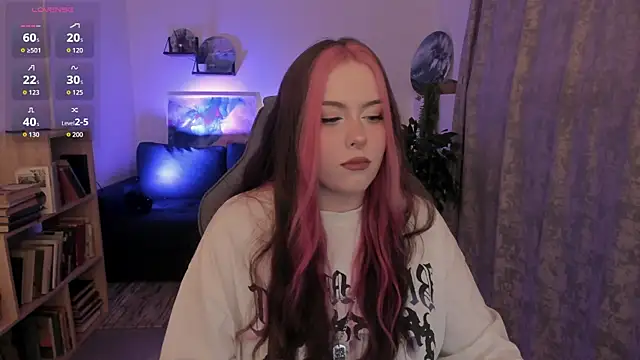 CoralineKeyns online show from July 11, 2:47 am