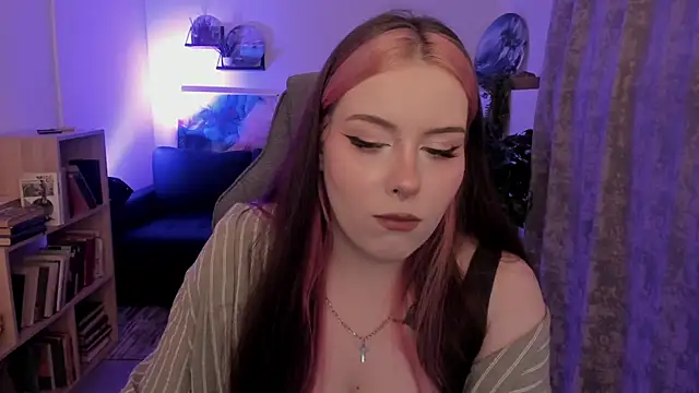 CoralineKeyns online show from July 22, 5:32 am