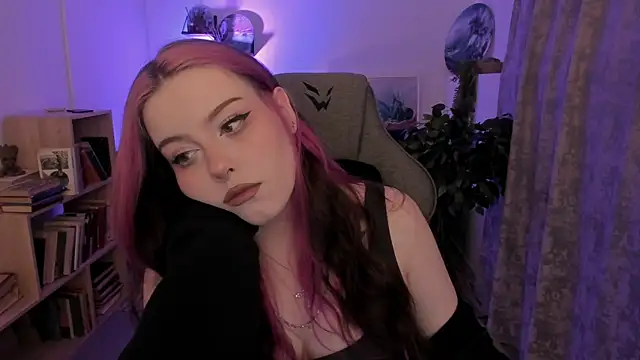 CoralineKeyns online show from August 1, 2:22 am