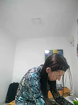 Snapshot of Cameron_puppy chatting on July 1, 6:07 pm Cameron puppy online show from July 1, 6:07 pm