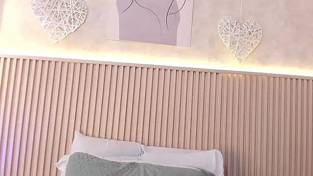 daiana curly online show from January 7, 7:49 pm