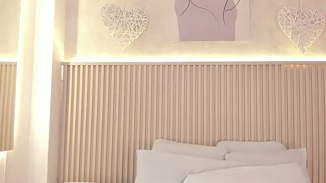 Snapshot of daiana_curly chatting on June 22, 7:44 pm daiana curly online show from June 22, 7:44 pm