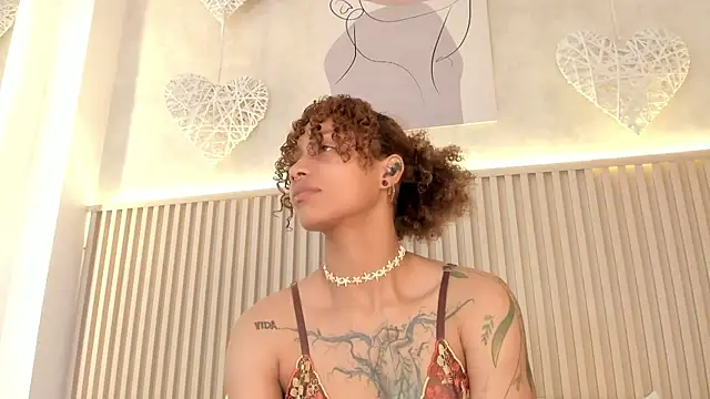 Snapshot of daiana_curly chatting on July 29, 8:18 pm daiana curly online show from July 29, 8:18 pm