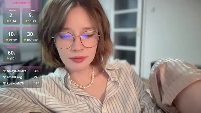 ms christiana online show from November 17, 3:56 am