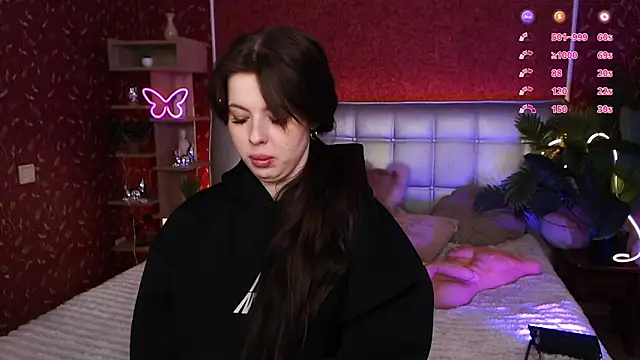 JulieHeets online show from January 21, 9:46 am