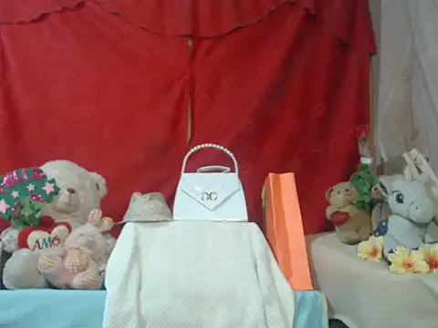 hottieperla online show from October 15, 6:19 pm