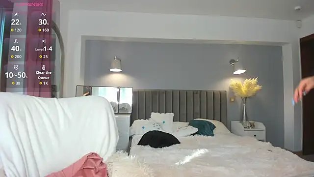 Snapshot of Awesome_Jolie chatting on October 22, 6:35 am Awesome Jolie online show from October 22, 6:35 am