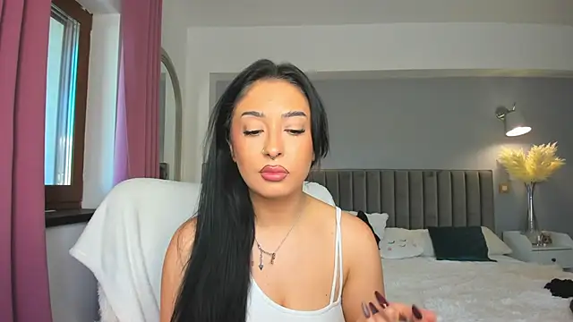 Snapshot of Awesome_Jolie chatting on October 29, 10:17 am Awesome Jolie online show from October 29, 10:17 am