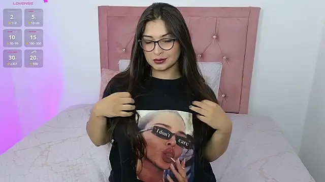 Snapshot of adara_lennox chatting on January 21, 9:04 pm adara lennox online show from January 21, 9:04 pm