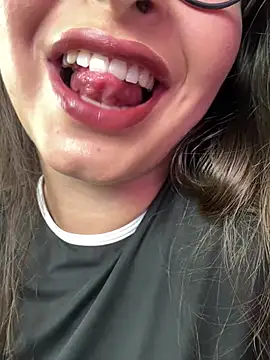 adara lennox online show from February 7, 8:23 pm