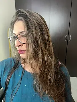 Snapshot of adara_lennox chatting on August 6, 9:06 pm adara lennox online show from August 6, 9:06 pm