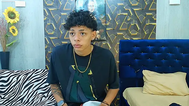 Snapshot of Harry_jhonsson chatting on May 13, 12:19 am Harry jhonsson online show from May 13, 12:19 am