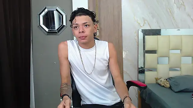 Snapshot of Harry_jhonsson chatting on May 14, 12:50 am Harry jhonsson online show from May 14, 12:50 am