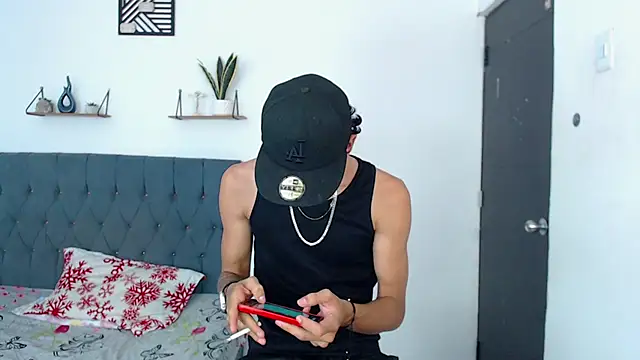 Snapshot of Harry_jhonsson chatting on June 19, 4:17 am Harry jhonsson online show from June 19, 4:17 am