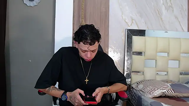 Snapshot of Harry_jhonsson chatting on July 14, 10:48 pm Harry jhonsson online show from July 14, 10:48 pm