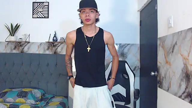 Snapshot of Harry_jhonsson chatting on August 1, 3:39 am Harry jhonsson online show from August 1, 3:39 am