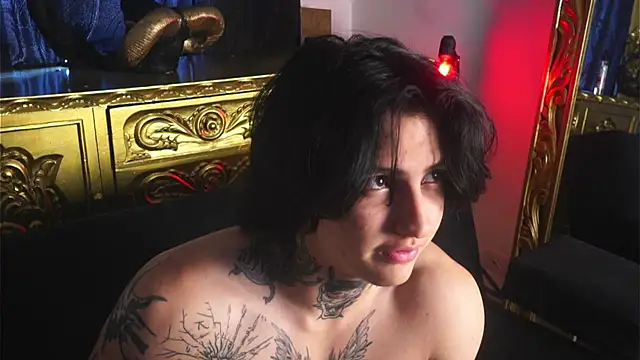 Snapshot of dantecoppolaa_ chatting on December 2, 2:52 pm dantecoppolaa online show from December 2, 2:52 pm