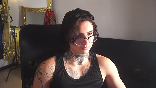 Snapshot of dantecoppolaa_ chatting on February 25, 11:33 pm dantecoppolaa online show from February 25, 11:33 pm