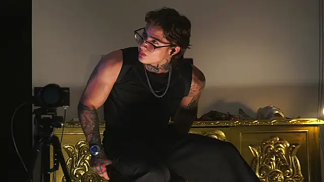 Snapshot of dantecoppolaa_ chatting on September 24, 11:52 pm dantecoppolaa online show from September 24, 11:52 pm