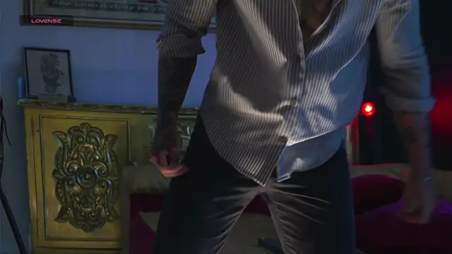 Snapshot of dantecoppolaa_ chatting on October 25, 7:30 pm dantecoppolaa online show from October 25, 7:30 pm