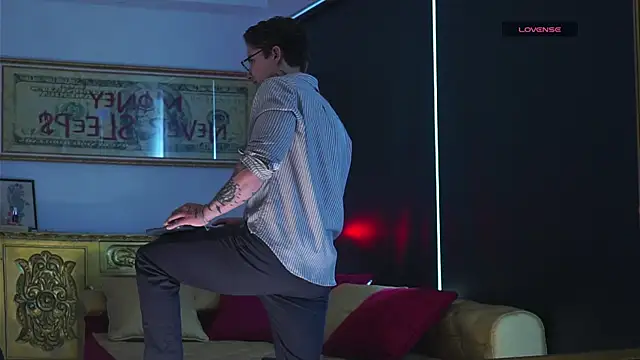 Snapshot of dantecoppolaa_ chatting on November 16, 7:19 pm dantecoppolaa online show from November 16, 7:19 pm