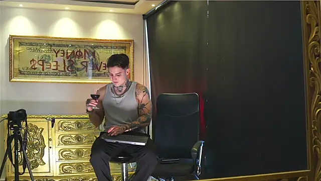 Snapshot of dantecoppolaa_ chatting on July 22, 10:01 pm dantecoppolaa online show from July 22, 10:01 pm