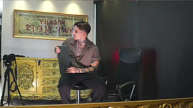 Snapshot of dantecoppolaa_ chatting on July 24, 5:44 pm dantecoppolaa online show from July 24, 5:44 pm