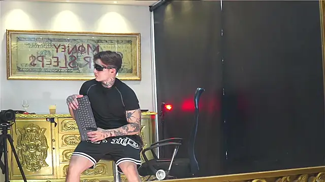 Snapshot of dantecoppolaa_ chatting on July 30, 9:03 pm dantecoppolaa online show from July 30, 9:03 pm