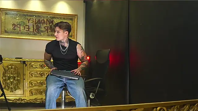 Snapshot of dantecoppolaa_ chatting on August 1, 6:12 am dantecoppolaa online show from August 1, 6:12 am