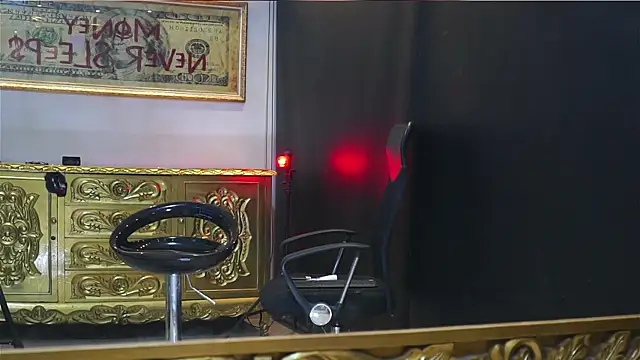 Snapshot of dantecoppolaa_ chatting on August 4, 12:58 am dantecoppolaa online show from August 4, 12:58 am