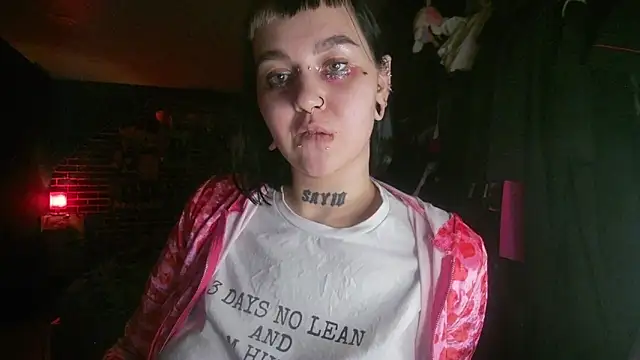 MoorderxDoll online show from January 6, 3:42 am