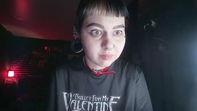 MoorderxDoll online show from February 13, 7:52 pm