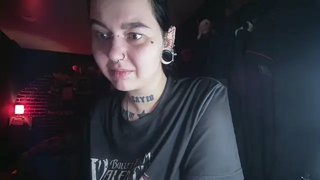 MoorderxDoll online show from February 14, 9:10 pm