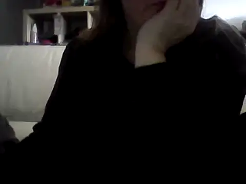 Snapshot of DragoneSFR chatting on January 27, 8:18 am DragoneSFR online show from January 27, 8:18 am