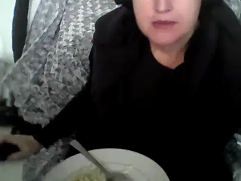 Snapshot of DragoneSFR chatting on February 1, 4:00 pm DragoneSFR online show from February 1, 4:00 pm