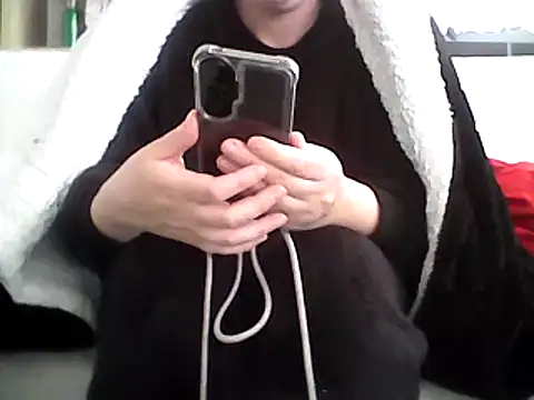 Snapshot of DragoneSFR chatting on March 1, 8:45 am DragoneSFR online show from March 1, 8:45 am