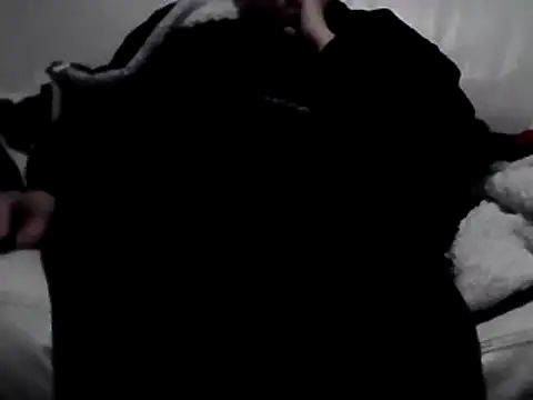 Snapshot of DragoneSFR chatting on March 1, 9:04 pm DragoneSFR online show from March 1, 9:04 pm