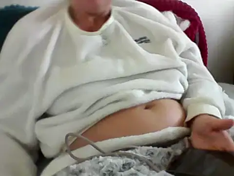 Snapshot of DragoneSFR chatting on March 3, 6:59 am DragoneSFR online show from March 3, 6:59 am