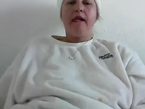 Snapshot of DragoneSFR chatting on March 4, 7:30 am DragoneSFR online show from March 4, 7:30 am