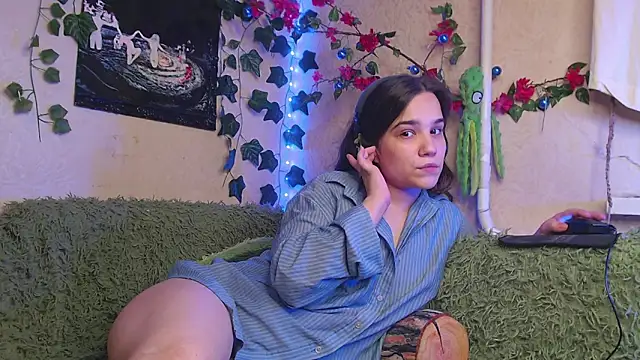 Tiny Witch online show from September 9, 11:26 pm