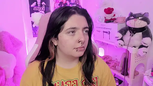 Snapshot of Sachi_Meow chatting on December 14, 11:48 am Sachi Meow online show from December 14, 11:48 am