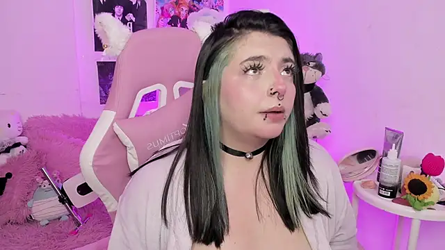 Snapshot of Sachi_Meow chatting on December 17, 5:41 pm Sachi Meow online show from December 17, 5:41 pm