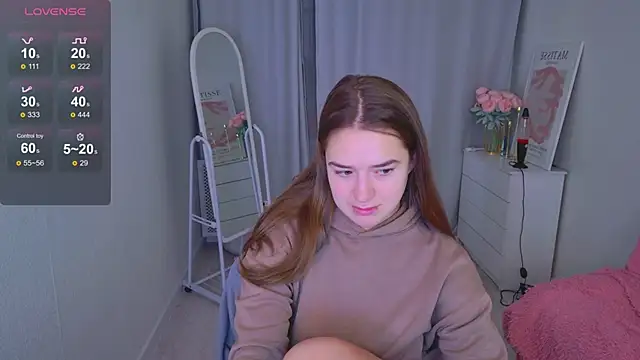 Snapshot of LovelyJessie chatting on January 14, 1:39 pm LovelyJessie online show from January 14, 1:39 pm