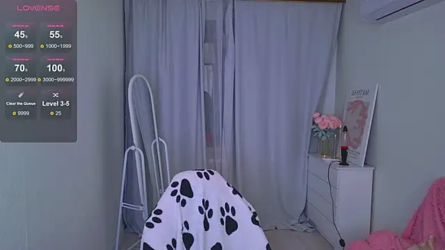 Snapshot of LovelyJessie chatting on January 17, 2:00 pm LovelyJessie online show from January 17, 2:00 pm