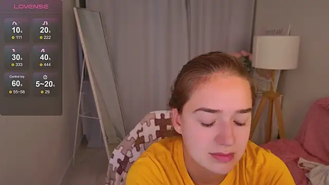 LovelyJessie online show from May 5, 1:52 pm