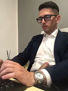 Snapshot of masterboss_ chatting on May 28, 12:02 pm masterboss online show from May 28, 12:02 pm