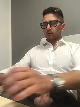 Snapshot of masterboss_ chatting on July 1, 11:45 am masterboss online show from July 1, 11:45 am