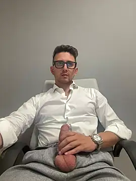 Snapshot of masterboss_ chatting on July 23, 11:41 am masterboss online show from July 23, 11:41 am
