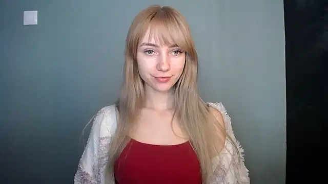 LuciaYoung online show from January 18, 8:29 am