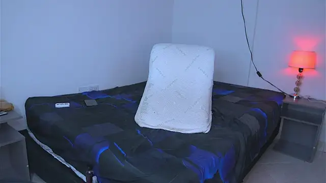 argiee taylorxs2 online show from September 12, 6:24 am